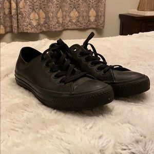 Leather all black converse